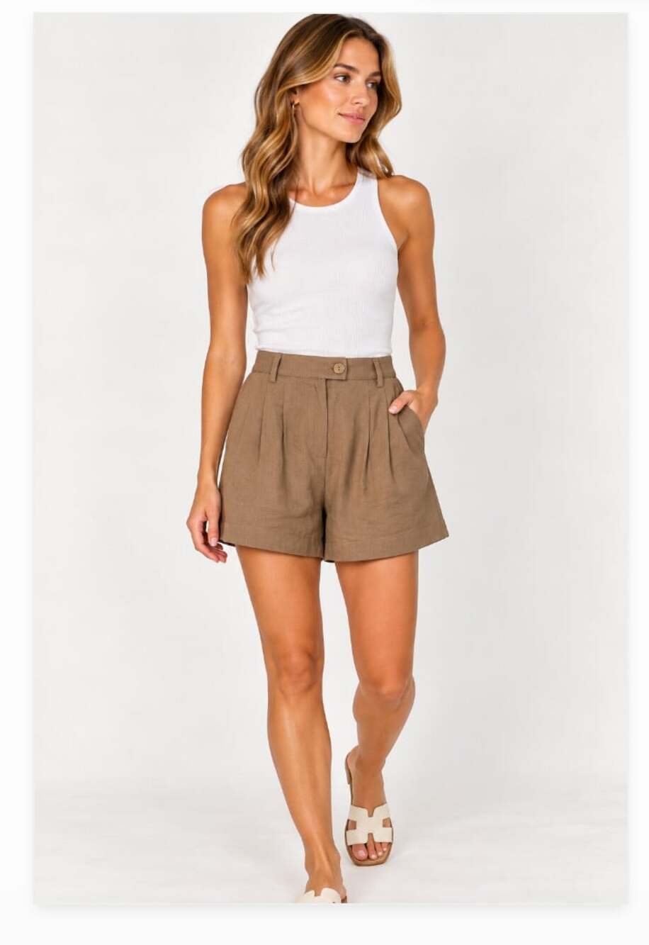 Halara Shorts Womens Small Beige Chino Pleated Elastic Waist Pockets Casual